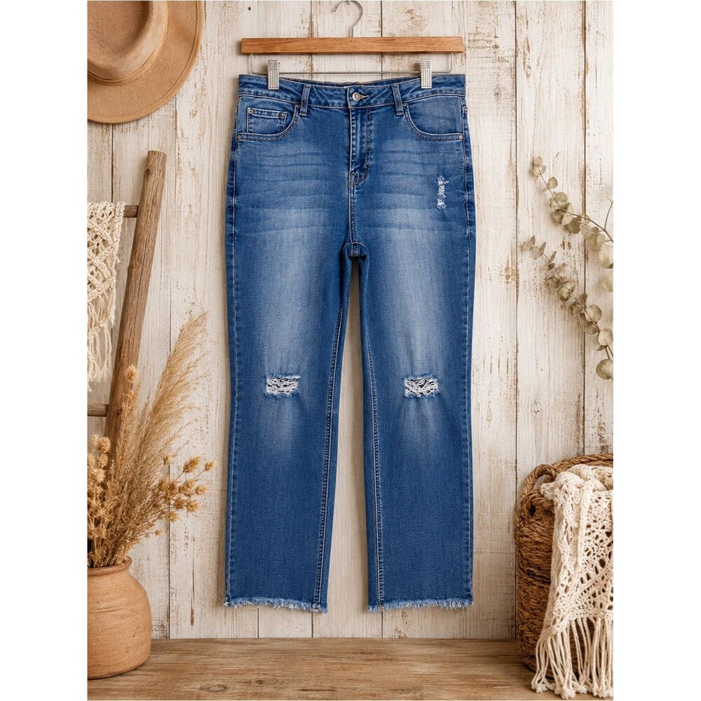 Kensie Jeans Women’s Size 12 / 31” Straight Leg Distressed Raw Hem Pants